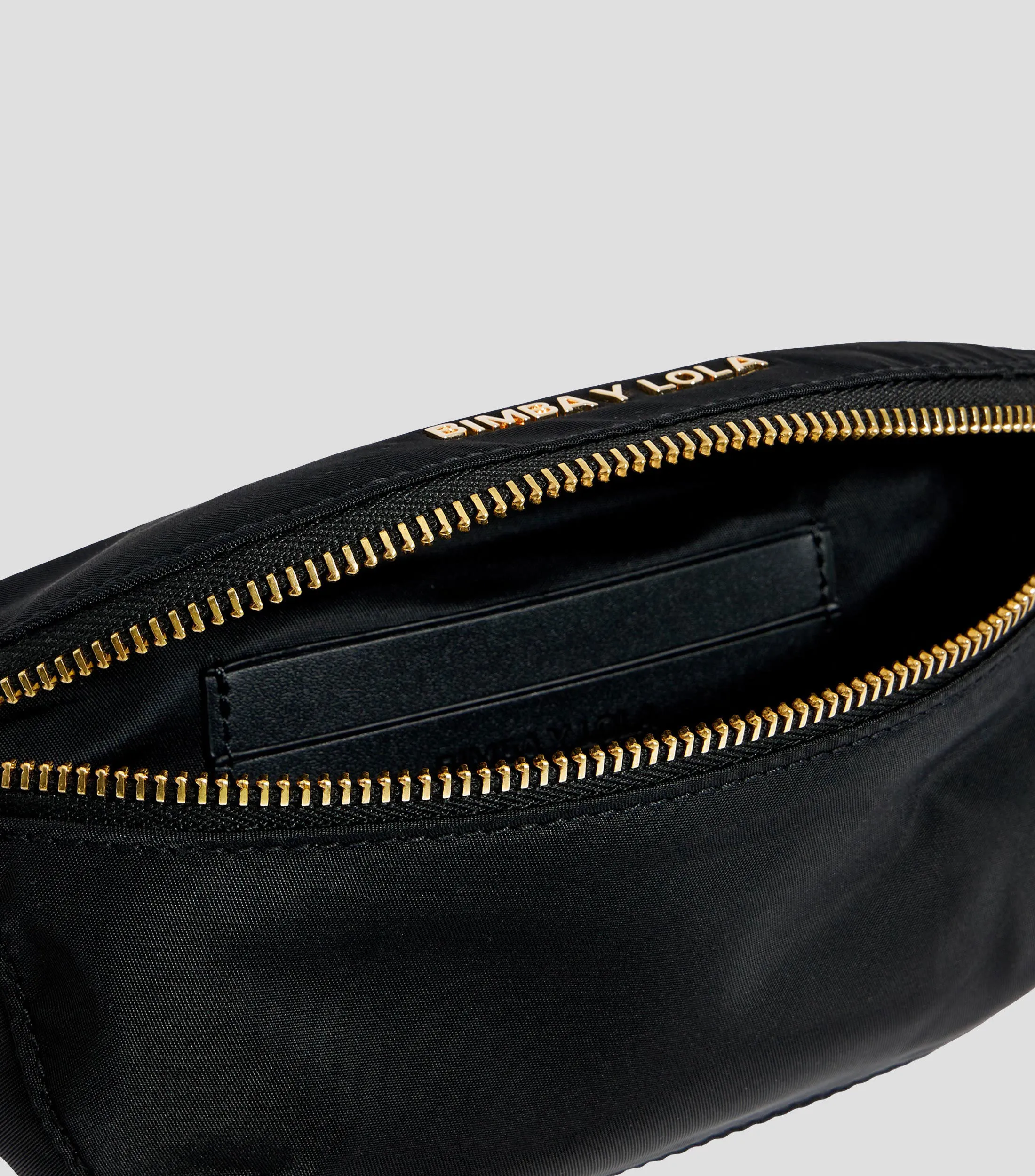 Bimba y Lola Cangurera nylon negra Mujer