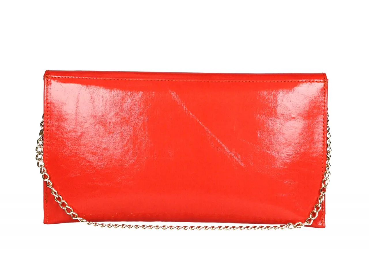 Cartera Mano Charol Coral Tapa Pico Cadena Eslabones Oro