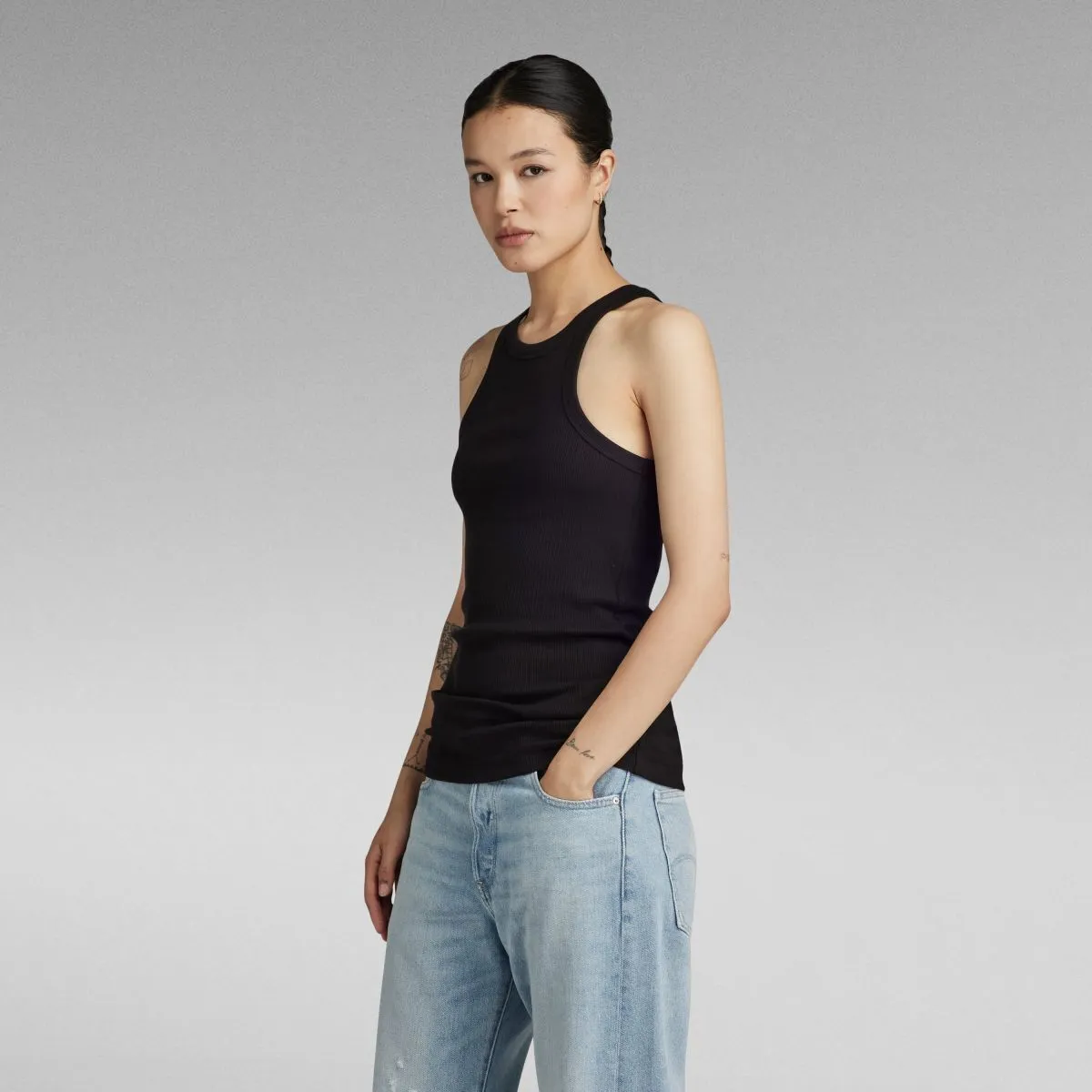 D22768 B289 TANK6484 BLACK