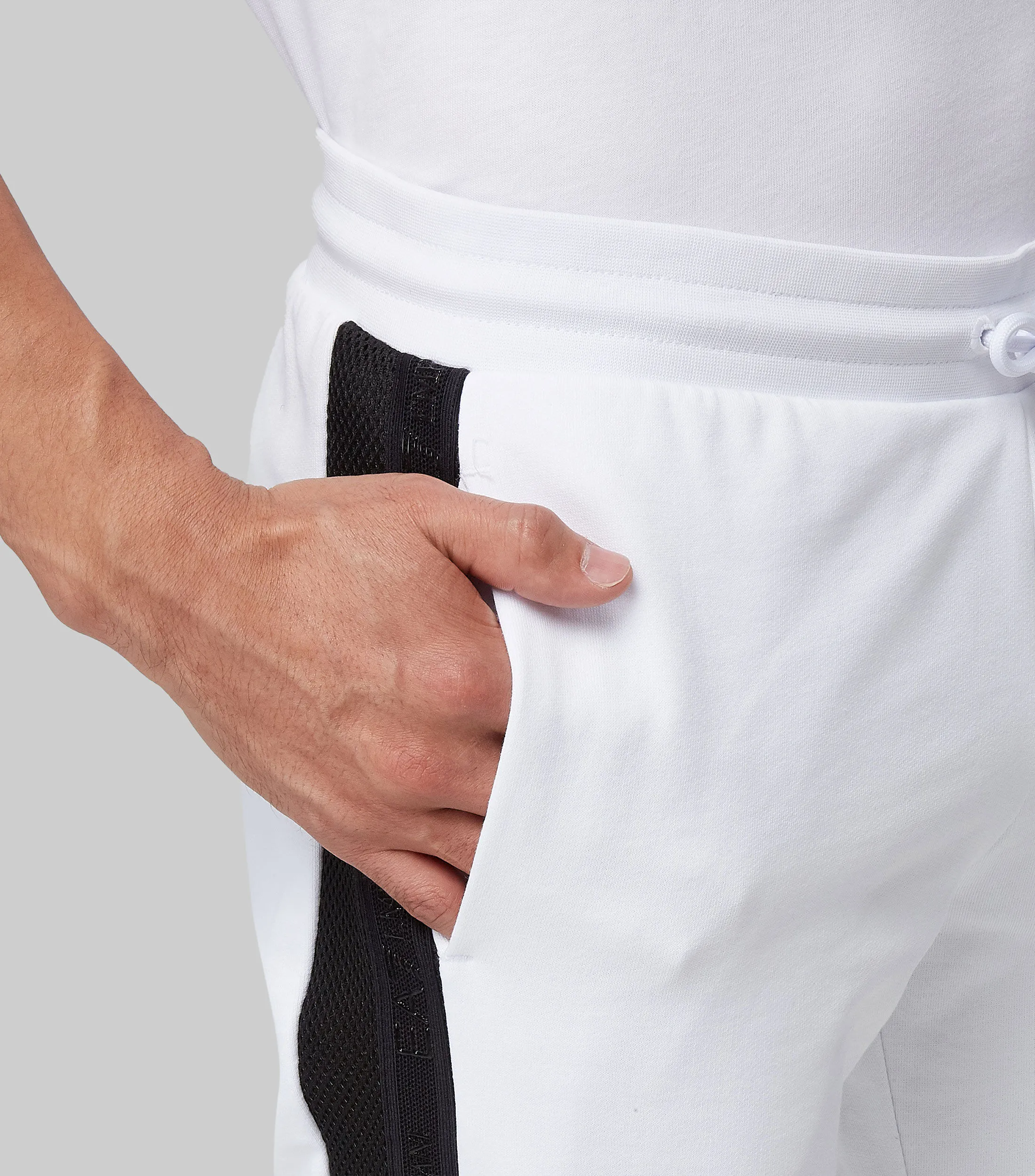 EA7 Emporio Armani Pants con logo Hombre