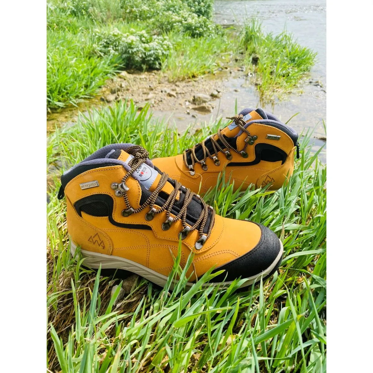 Notton bota trekking piel rebajada amarilla impermeable N7102